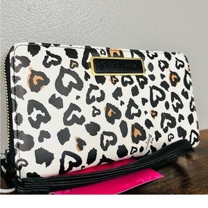 Betsey Johnson Leopard Heart Zip Around Wallet Faux Leather Wristlet NWT